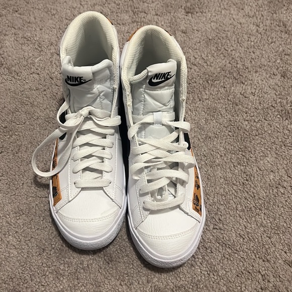 Grade school Shoes - Picture 4 of 4